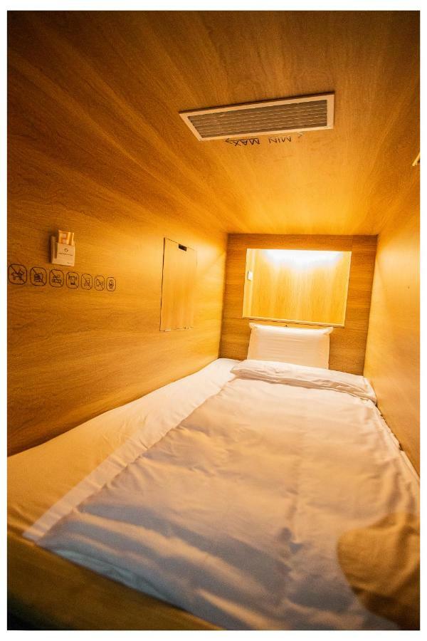 Khan Hoang Capsule Hotel (Adults Only) Hanói Exterior foto